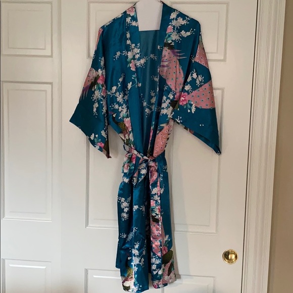 Other - Beautiful Silk Kimono, robe 👘